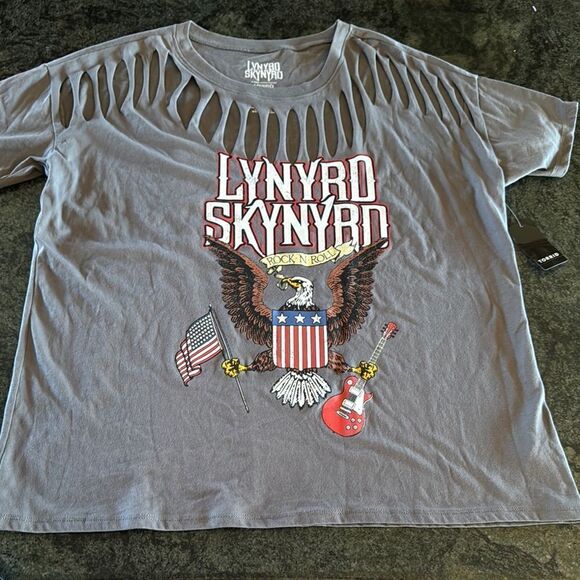 Torrid Lynyrd Skynyrd distressed top T-shirt - Picture 4 of 9